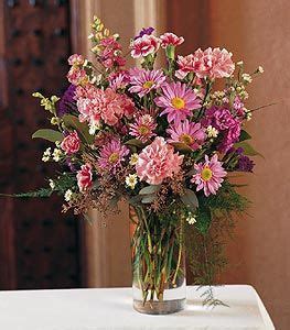 This ensures the flowers are presented at their the funeral, funeral home, and family home are all viable options depending on your relationship with the deceased. Traditional Funeral Flower Arrangements | Funeral flower ...