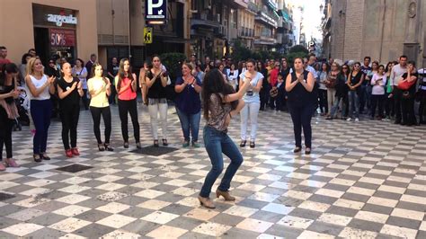 escuela-de-danza-duende-y-compás-de-Ángela-mendoza,-flashmob-ii-26-04-2014-person-place