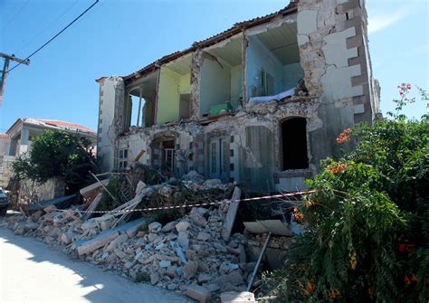 Φάρσα στη γωγώ τσαμπά κλήθηκε να κάνει η μαρία μπακοδήμου, το μεσημέρι της πέμπτης, κατά τη διάρκεια του «φμ live». cbuhbqph: ντελικανής σημαίνει