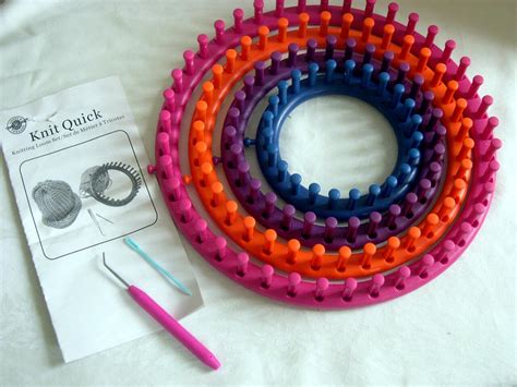 Quick Knit Loops and Threads 6-PC Round Knitting Loom Set with Hook and ...