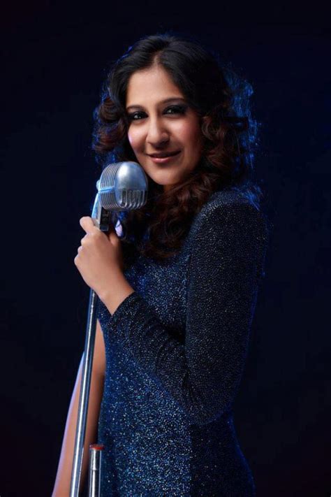 Malayalam Singer Swetha Mohan Cleavages Veethi