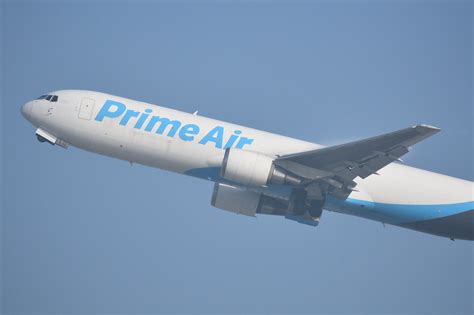 Amazon Prime Air Cargo 767 300erf N331az Departs Lax 25r Flickr