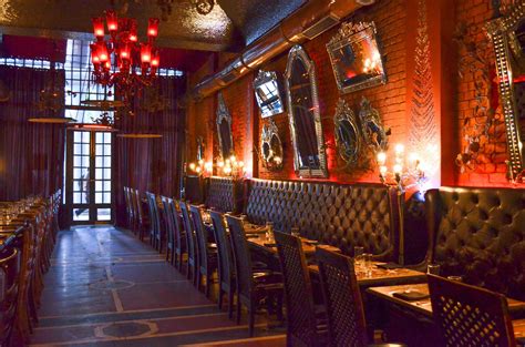 8 Best Indian Restaurants in Delhi for All Budgets