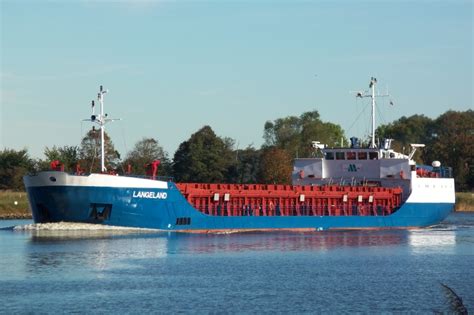 Sie können ebenfalls den fahrplan, technische details und vieles mehr erfahren. Die Karl Meyer Flotte - 15 Schiffe gehören dazu