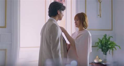 Là một trong những người đầu tiên biết tin buồn từ gia đình của hoa hậu nguyễn thu thủy, nhà bạn bè của thu thủy bàng hoàng khi hay tin cô qua đời sáng nay, 5/6. Xuất hiện trong MV mới cùng bạn trai phi công, Thu Thủy bị ...