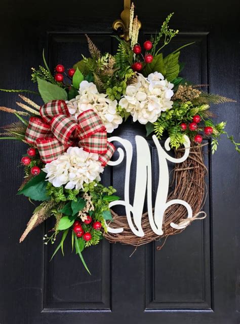 15 Whimsical Handmade Christmas Wreath Designs For Your