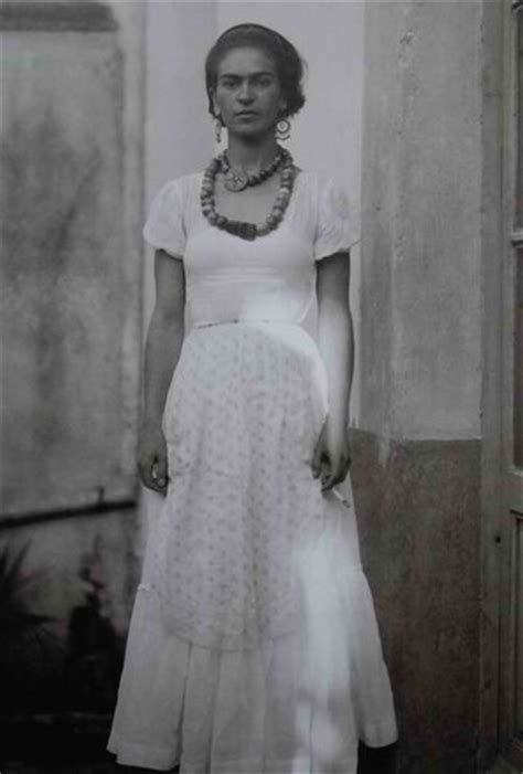 Frida Kahlos Wardrobe Unlocked And On Display After