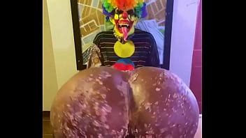 Victoria Cakes Give Gibby The Clown A Great Birthday Present XVIDEOS COM