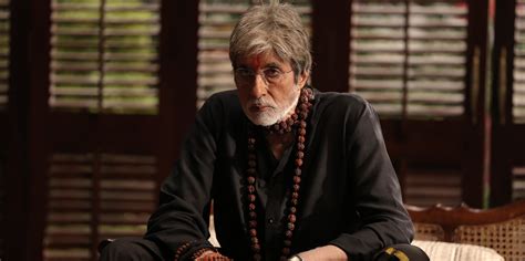 Amitabh Bachchan melodiously recites the Aarti for Sarkar 3 - Bollyworm