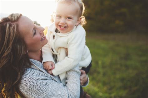 Tips For Great Mother And Baby Portraits