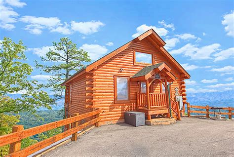 Mountain air cabin rentals offers you a variety of cabins for your smoky mountain vacation, romantic honeymoon or getaway! Pet Friendly Cabins in Gatlinburg: Low Fees, Easy Rules