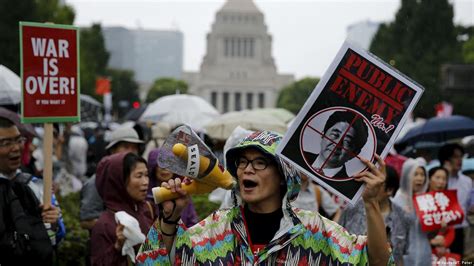 A Look At Japans Anti Government Protests Dw 09042015
