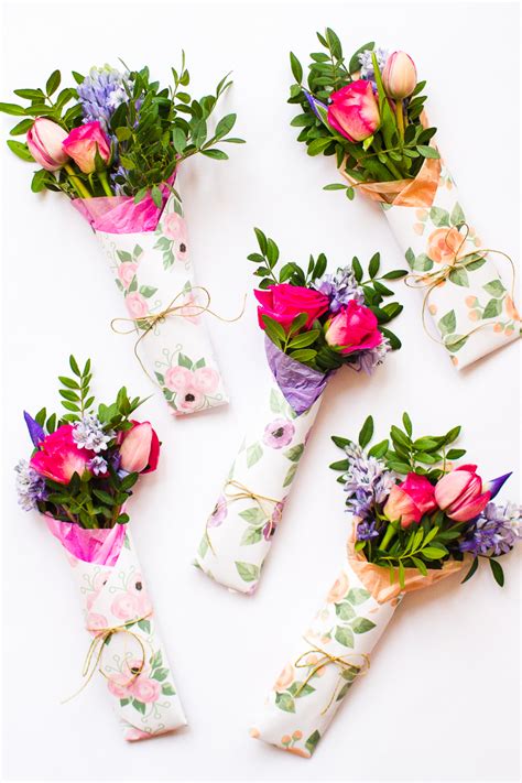 With mother's day almost here i'm sure many of you are scrambling for ideas!! 3 MOTHERS DAY GIFT FREE PRINTABLE FLOWER WRAPS | Bespoke ...
