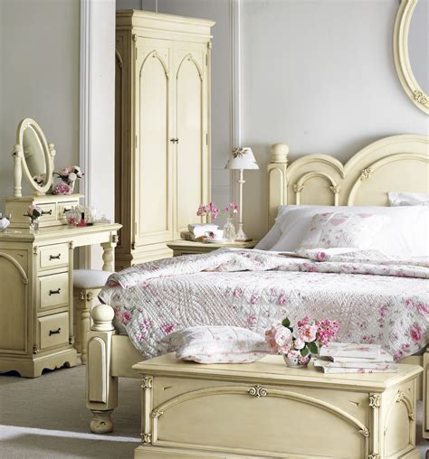 26 Adorable Cream Boho Bedroom Decortez Shabby Chic Bedroom