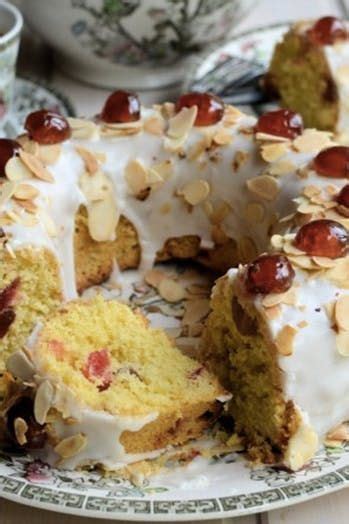 Mary berry shows the viewers of 'good afternoon' the many varieties of cream that is on offer as well as rustling up some delicious creamy desserts.first. 8 Mary Berry Dessert Recipes to Help You Prep for Your 'Great British Bake Off' Audition ...