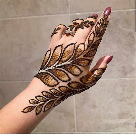 Latest Simple And Easy Mehandi Designs