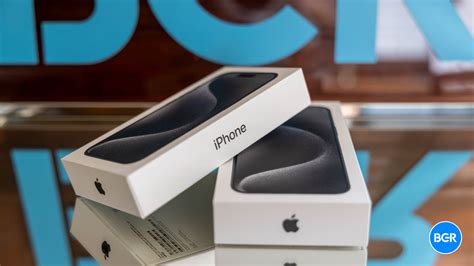Apple Found A Way To Update Iphones In Stores Before The Boxes Are Even