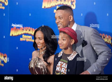 Jada Pinkett Smith Willow Smith And Will Smith Attend The Madagascar 3