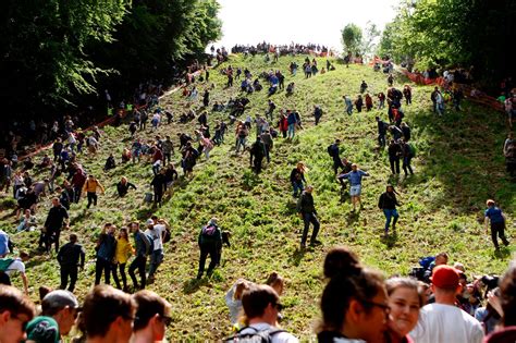 Relive Gloucestershires Cheese Rolling 2019 Gloucestershire Live