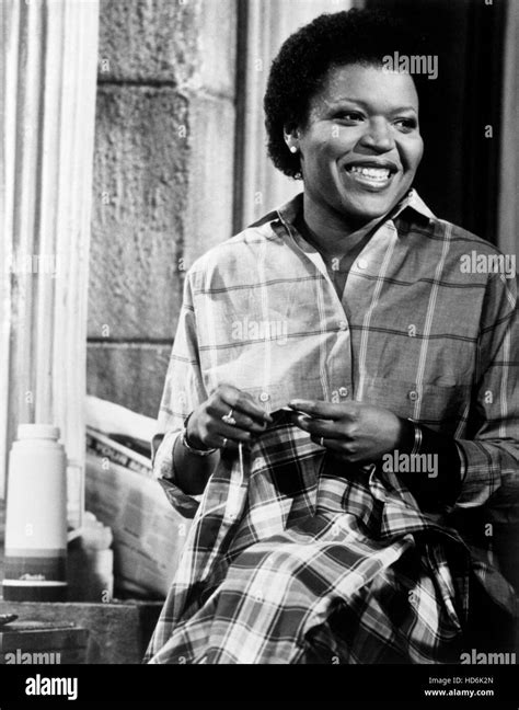 227 Alaina Reed Hall 1985 90 © Columbia Pictures Television