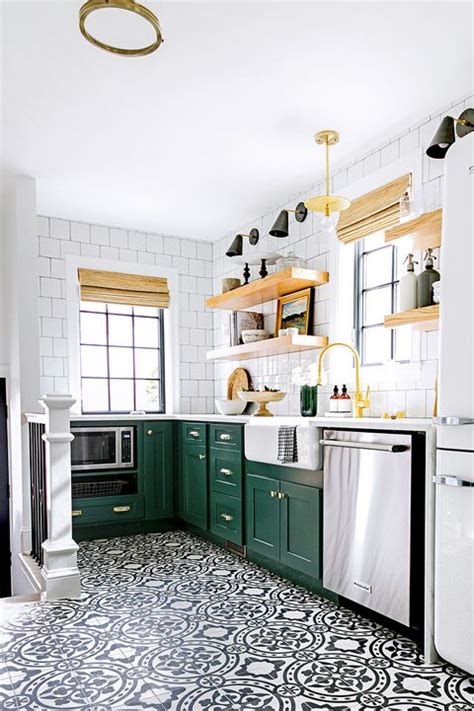 Explore these kitchen cabinet paint color combinations to freshen up your cooking space. 25 Best Kitchen Paint and Wall Colors - Ideas for Popular ...
