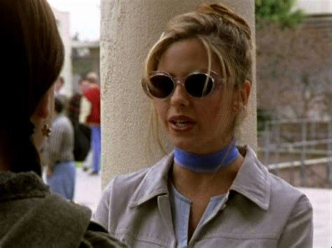 Buffy Season 1 Episode 11 Out Of Mind Out Of Sight Looks