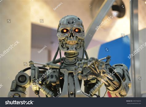 3851 Imágenes De Terminator Robots Imágenes Fotos Y Vectores De Stock Shutterstock