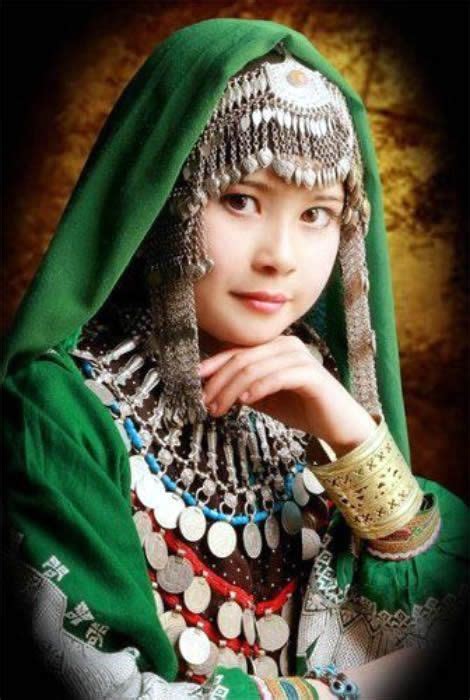 アフガニスタン Traditional Outfits Traditional Dresses Women