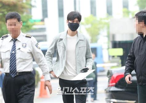 Well you're in luck, because here they come. BREAKING] Lee Min Ho Is Now Officially Enlisted In The ...