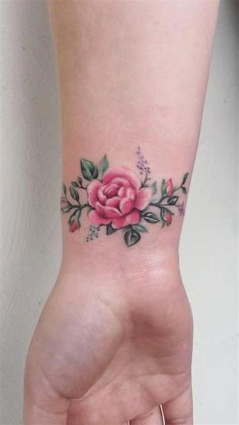 30 Delicate Flower Tattoo Ideas Tatuagens Belas Tatuagem Com 3 Rosas