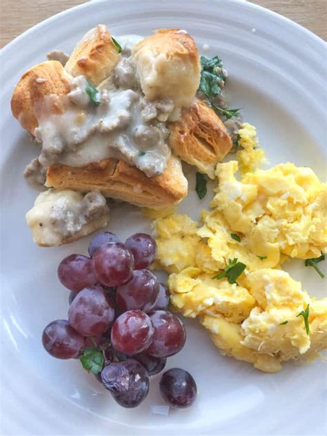 We absolutely love going on saturdays, but the hard part is getting everyone fed in time. Biscuits and Gravy Bubble Up Breakfast Casserole. Can be ...