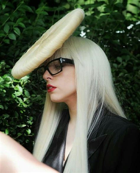 Pin De Steven Choinski Em Lady Gaga Penteados Cabelo Cabelo Penteado