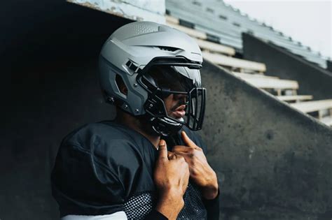 Nfls New Quarterback Specific Helmet Design United Brain Association