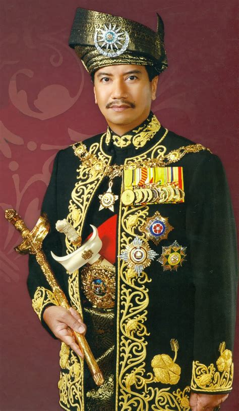 Perarakan kenderaan rasmi ydp agong (yang biasa dilihat) di malaysia dan juga semasa lawatan rasmi di istana bogor, jawa. Malaysia's Rulers - Seri Paduka Baginda Yang di-Pertuan ...