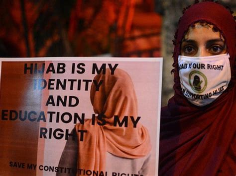 karnataka hijab controversy mumbai law college principal resigns over misbehavior हिजाब की