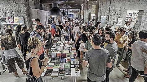 La Librería Rata Corner Brinda Por Su Nuevo Espacio En El Barrio De Blanquerna