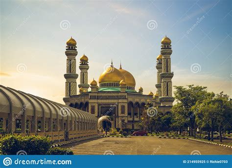 Jame Asr Hassanil Bolkiah Mosque Stock Image Image Of Destination Iconic