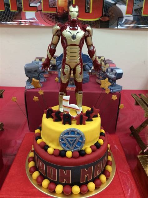 He's a huge fan, and we both loved the movie, so i just had to make him a cake! Iron Man Fondant Cake | Ironman cake, Marvel cake, Cake ...