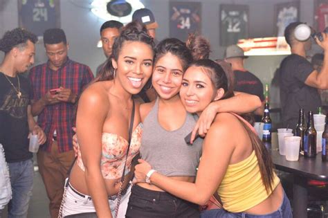 Photos Cantina Sizzles With College Night Spurs Watch Party In One