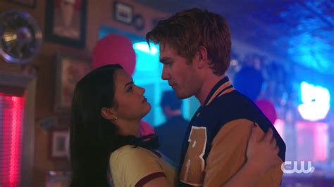 Riverdale Will Archie Andrews And Veronica Lodge Survive Season3