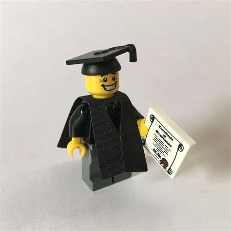Lego Graduate Minifigure Series 5 8805 Collectible Diploma Gown Cap