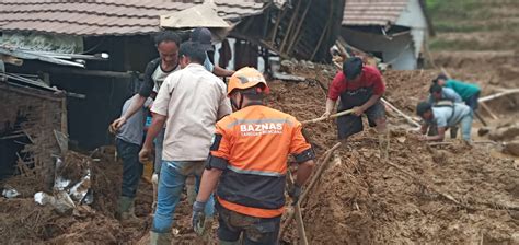 Baznas Beri Layanan Kemanusiaan Untuk Korban Bencana Longsor Dan Banjir
