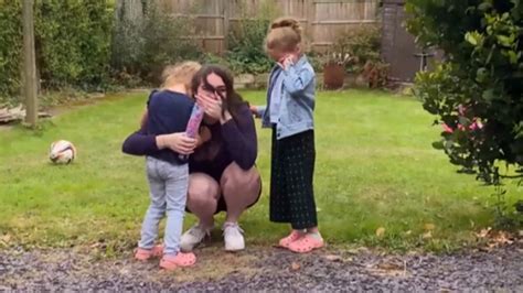 Sisters Comically In Tears After Mothers Gender Reveal Goes Wrong