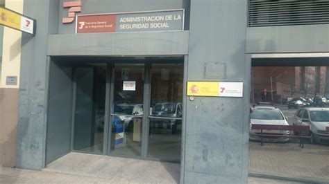 Simple Science: How to Make a Volcano with Kids