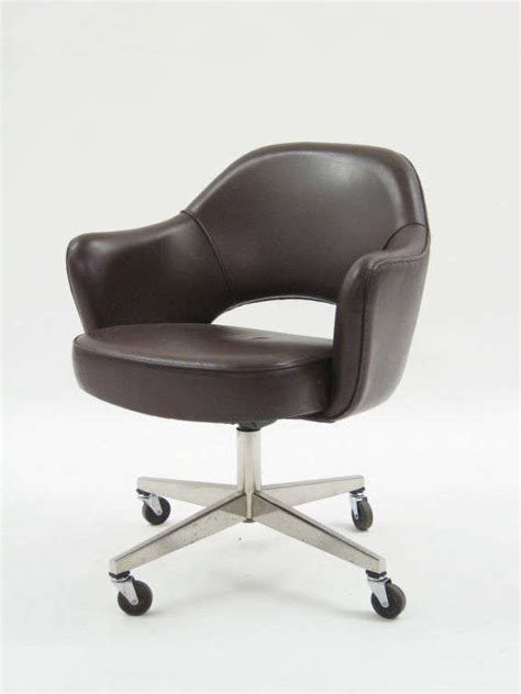 Saarinen executive armchair wood legs platinum replica. Knoll Saarinen Executive Task Chair