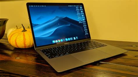 If you need ultimate portability, get a macbook. Apple MacBook Air (2018) Premières impressions - iPom