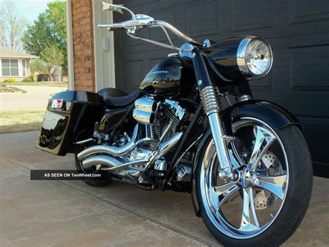 Os treaemos esta bagger de the bike exchange se trata de una harley davidson road king. 2004 Harley Davidson Road King Custom - Custom Bagger