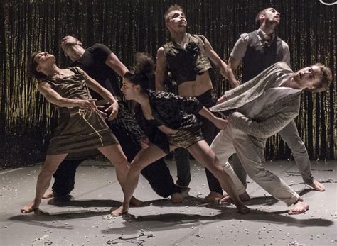 She choreographed for several dance companies and theatres. Lenka Vagnerová & Company uvedou oceňované představení Gossip. Ke zhlédnutí bude 24 hodin ...