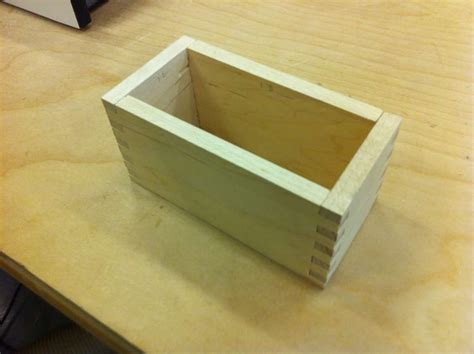 Make A Box Using Box Joints Small Woodworking Projects Woodworking