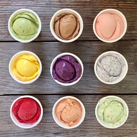 Rohe vegane fruchtbrötchen und chips gewicht 1 kg (750g brötchen + 250g chips). What a beautiful photo from @veganistaicecream They give ...